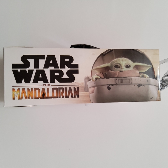 Star Wars Mandalorian Kids LED Watch flashing LCD Watch - Picture 3 of 5